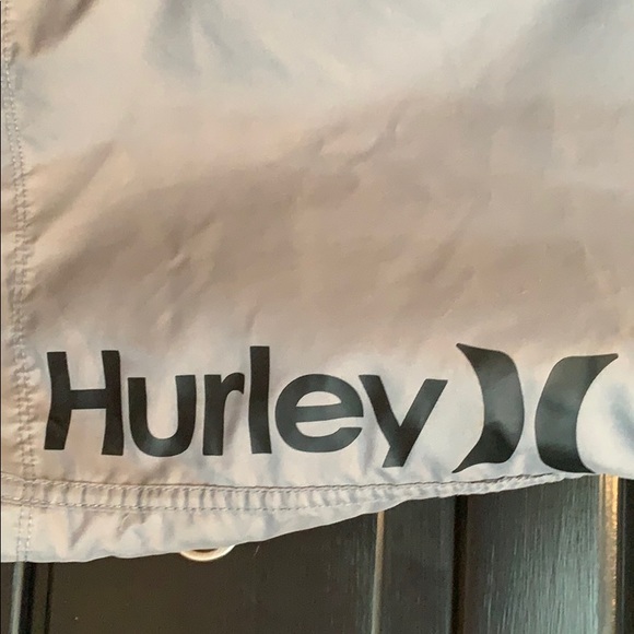 Men’s size 30 Hurley board shorts - Picture 2 of 4